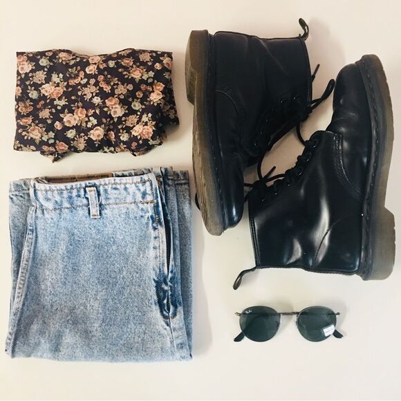 Vintage No Excuses Light Blue Acid Wash Denim Mini Skirt Size 3 GUC - Picture 2 of 10